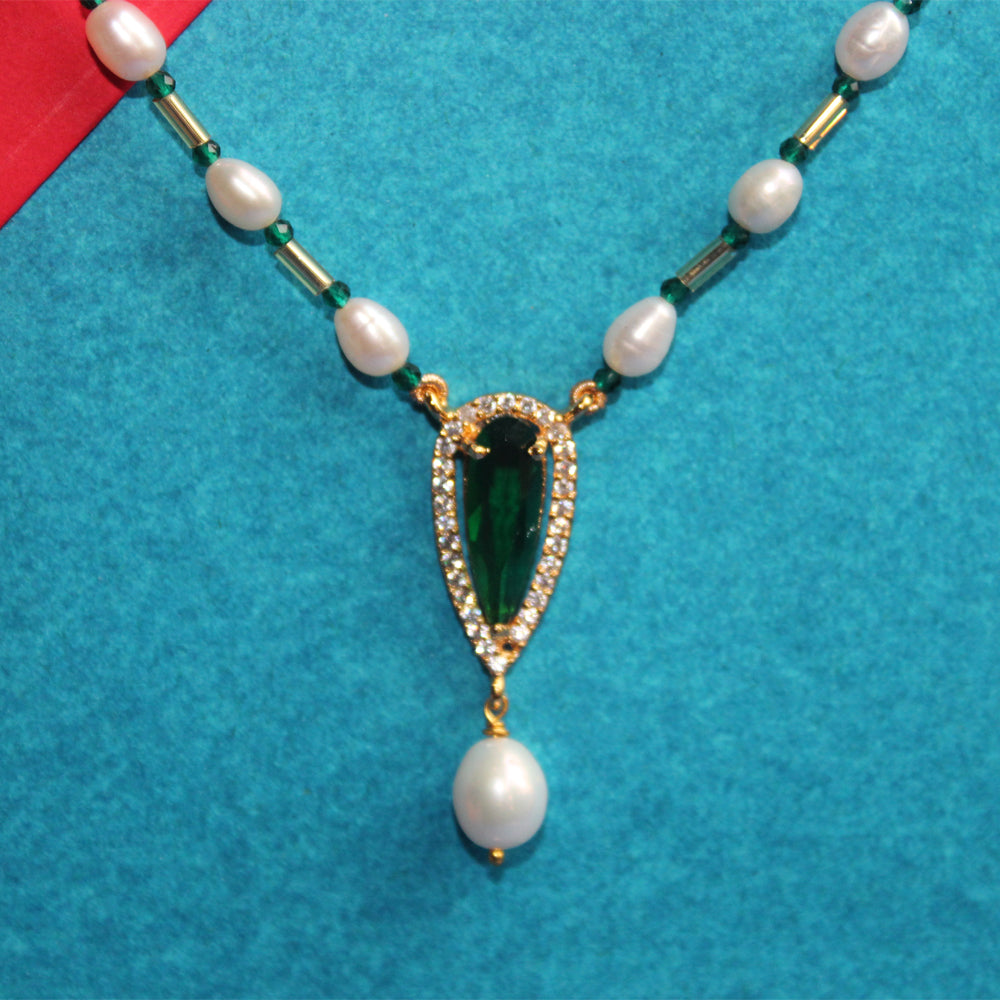 Green Glass Stone & Pearl Necklace Set