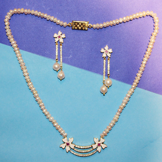 Shiuli Flower Motive Pearl Necklace Set