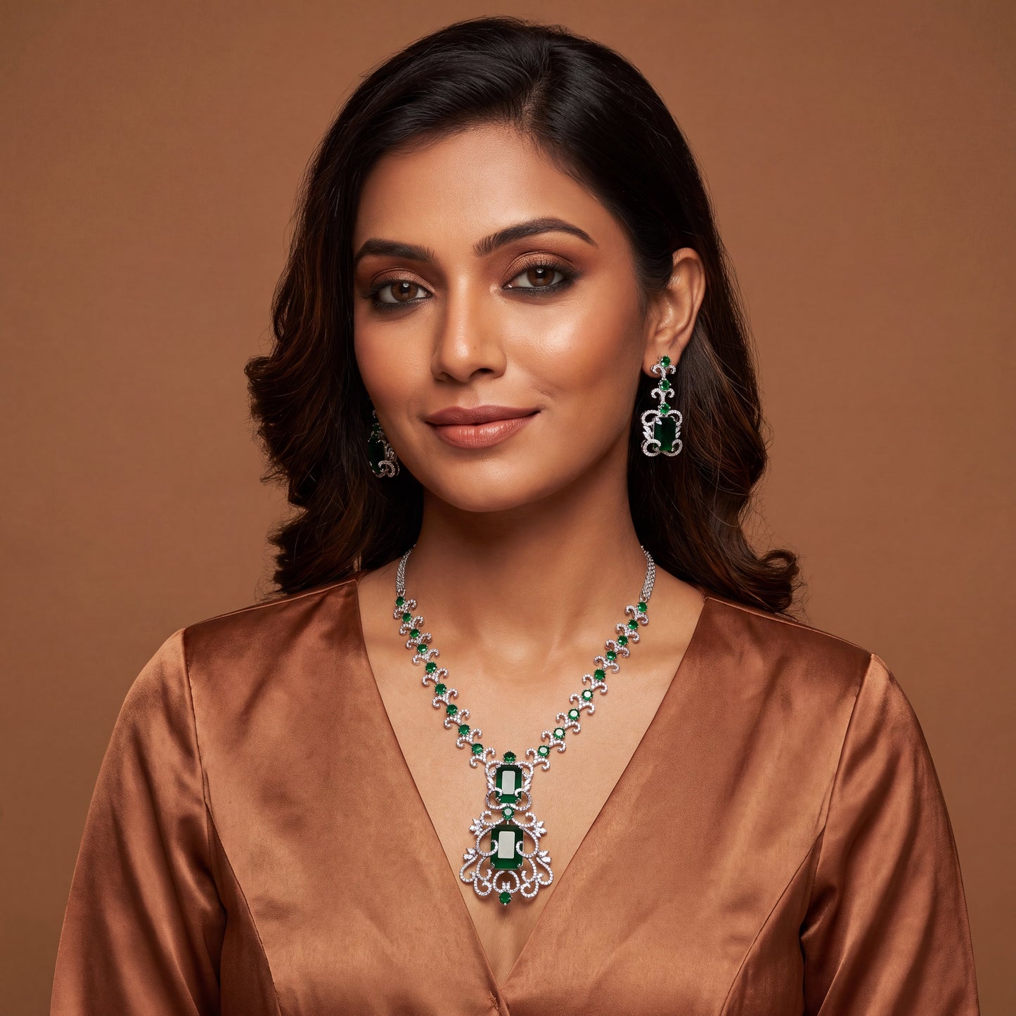 Emerald Royale Filigree Necklace Set